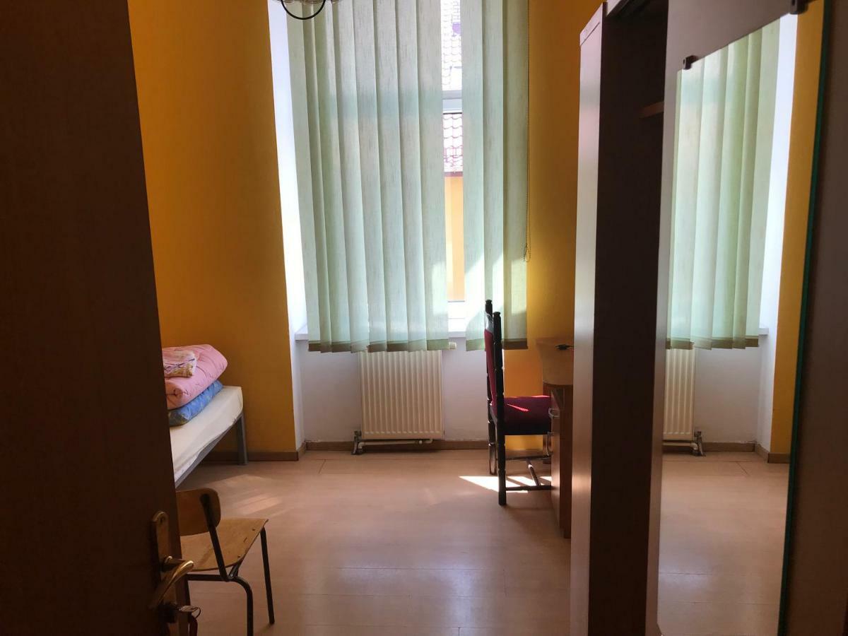 Clarus Mons Studio Hostel Częstochowa Buitenkant foto