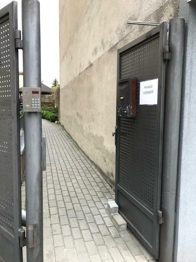 Clarus Mons Studio Hostel Częstochowa Buitenkant foto