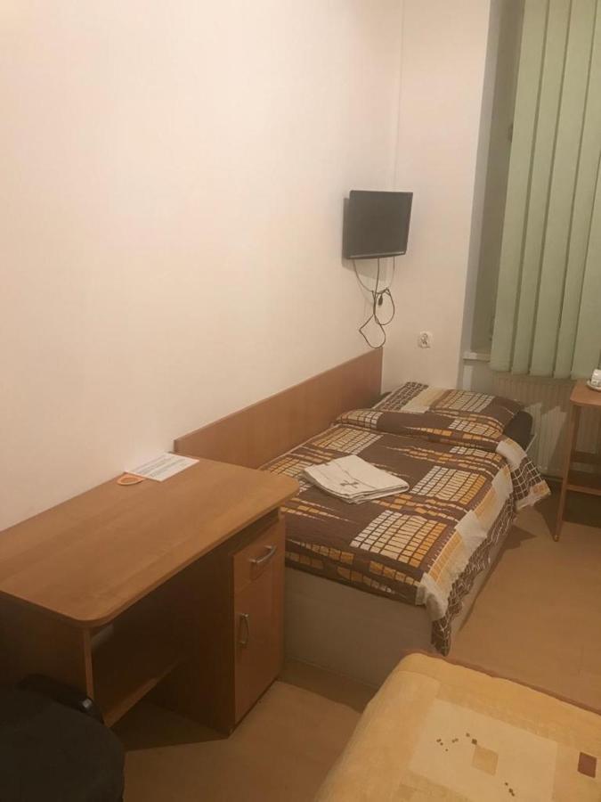 Clarus Mons Studio Hostel Częstochowa Buitenkant foto